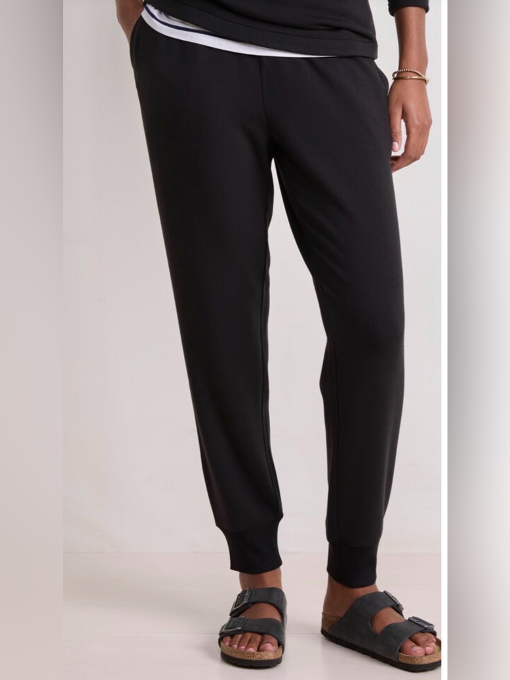 Vineyard Vines Dreamcloth Joggers.
Black. Size Large. EUC
